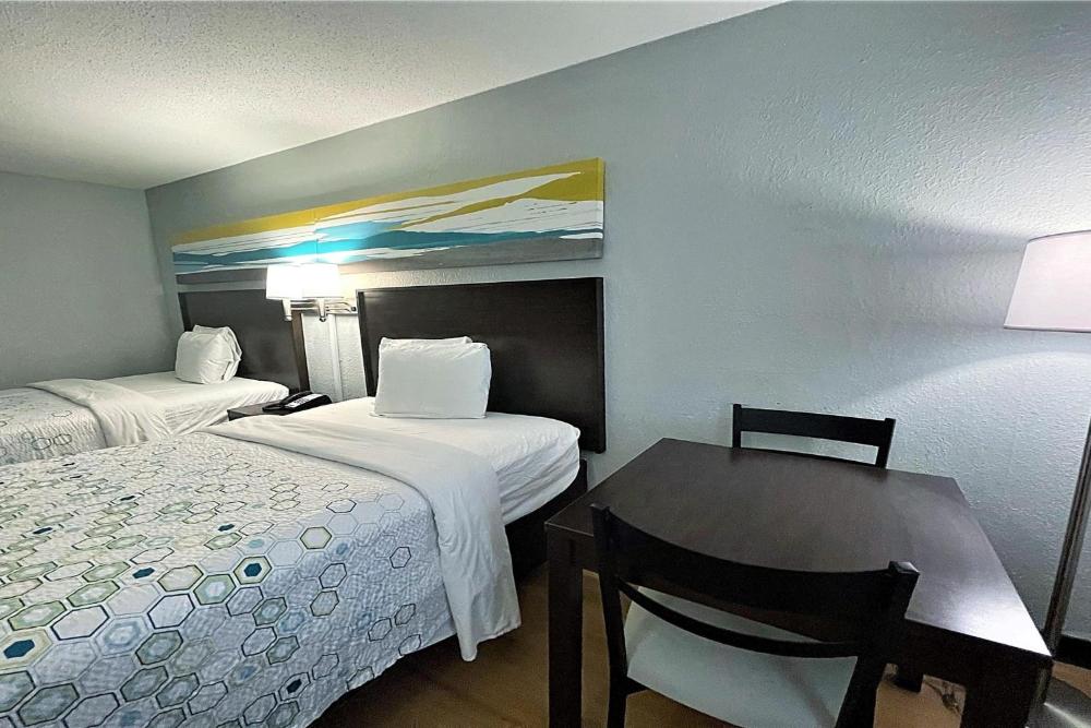 Studio with Two Double Beds - Disability Access/Non-Smoking interior